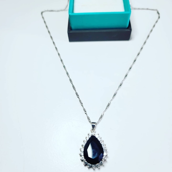 Black Zirconia pendant with silver color chain 😍 - Picture 2 of 3